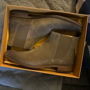 NEW Tods ankle boots tan suede New in box 12.5